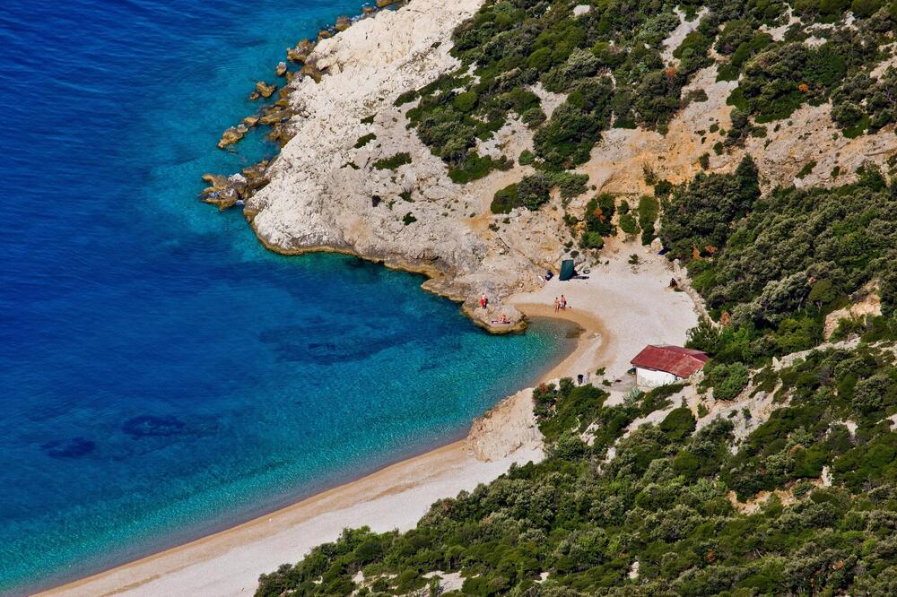 OVO SELO BROJI SVEGA 2 STANOVNIKA, TURISTI SU GA SAD OTKRILI: U komšiluku je, a osećaj, kao na Maldvima! (FOTO)