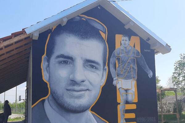 Sećanje na Miladina će zauvek živeti: Porodica i prijatelji u rodnom selu oslikali mural sa njegovim likom (FOTO)