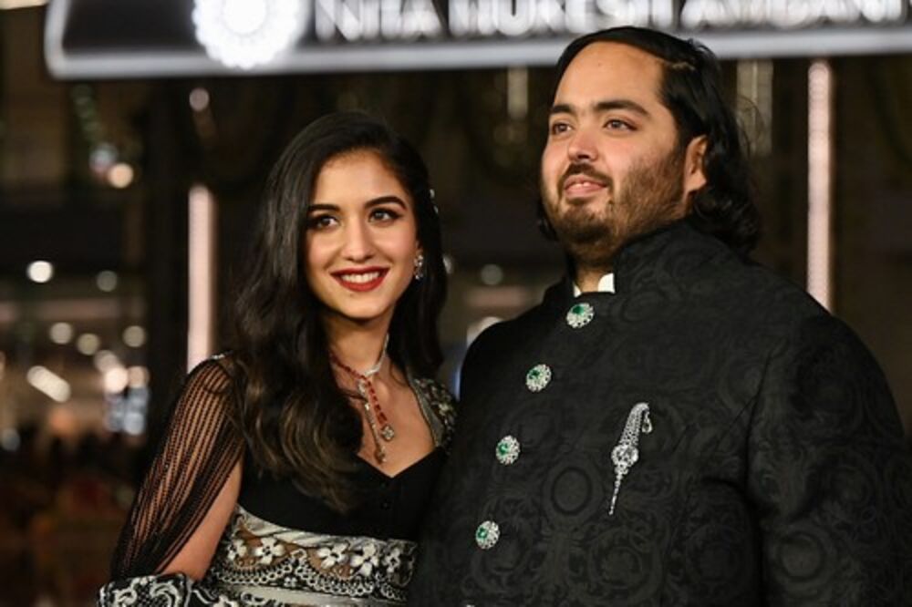 Anant Ambani sa ženom