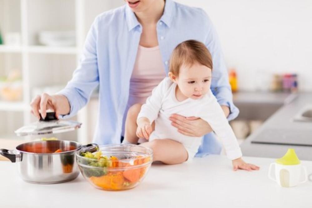 Beba mi je vegan, a muž i pedijatar vrše pritisak na mene mu uvedem meso: Mama iz Srbije srušila internet! (FOTO)