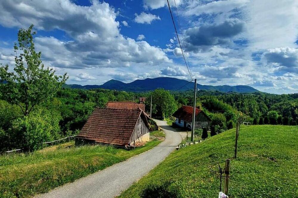 "Vi niste normalni, ovo ne vredi toliko'': Nema ni struje, ni vode, a ali zato cena...ovo Svetozar nudi kupcima