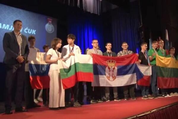 Srpski učenici izdominirali na Evropskoj olimpijadi! Okitili se medaljama, vratili kući, ali jedna stvar nije fer