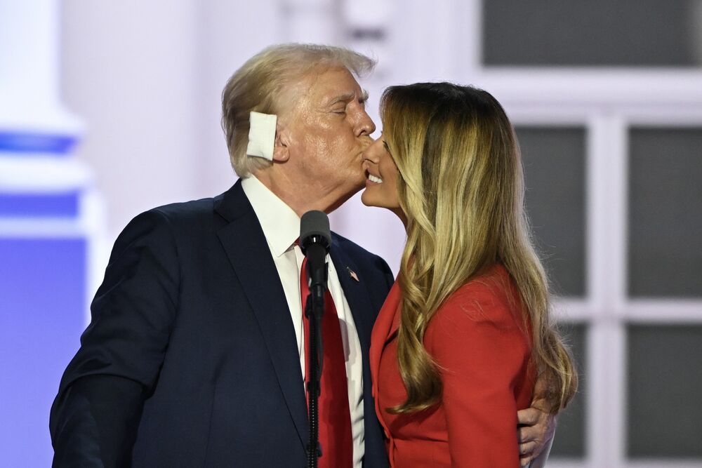 Donald Tramp sa suprugom Melanijom nakon ranjavanja