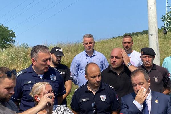 Ovo su naši hrabri policajci koji su krenuli na Hajrizija: Prvi otvorio vatru, izrešetao im i automobil (FOTO)