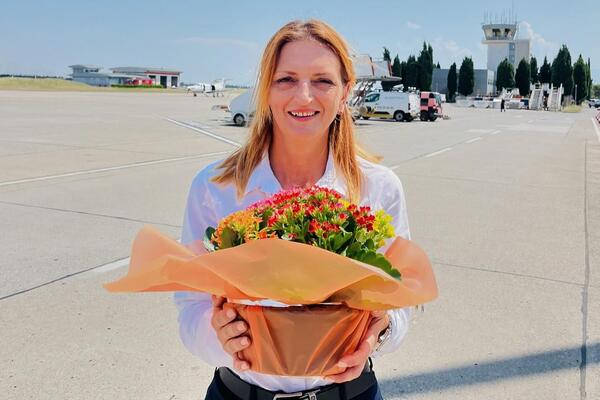 Ovoj medicinskoj sestri se divi cela Crna Gora: Oživljavala putnika 3 puta na aerodromu, dok nije stigla Hitna
