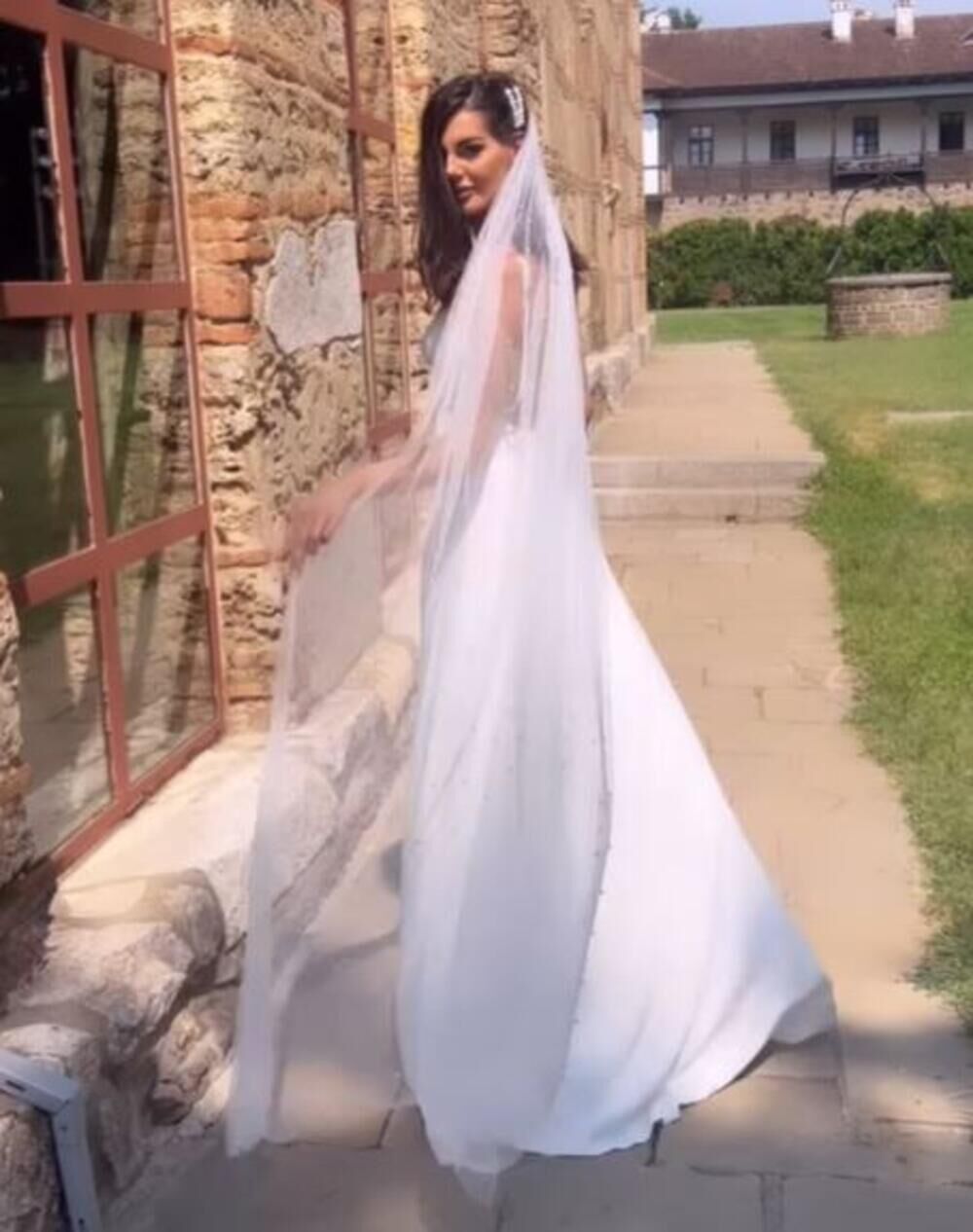 Bogdan i Jovana su sve iznenadili fotografijama sa tajnog venčanja