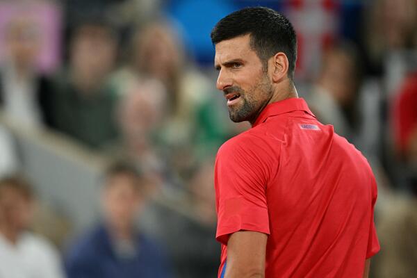 Novak Đoković potpuno pobesneo, pa zagrmeo: Sramota!