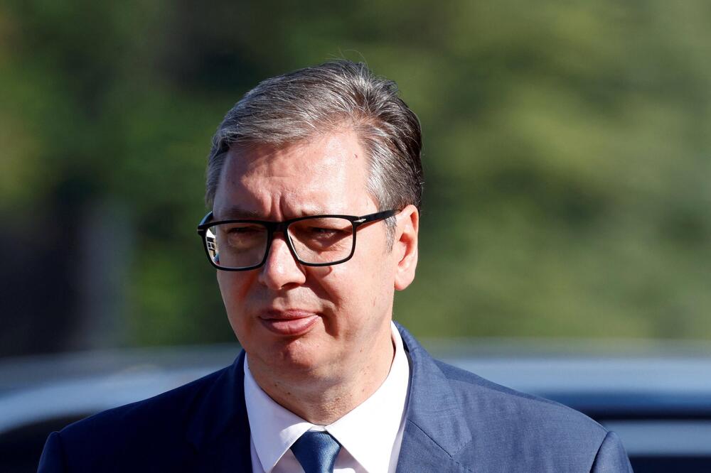 (UŽIVO) Vučić iz Pariza: "Ponosan sam na naše ljude, teško mi je pao danas rezultat Zorane"