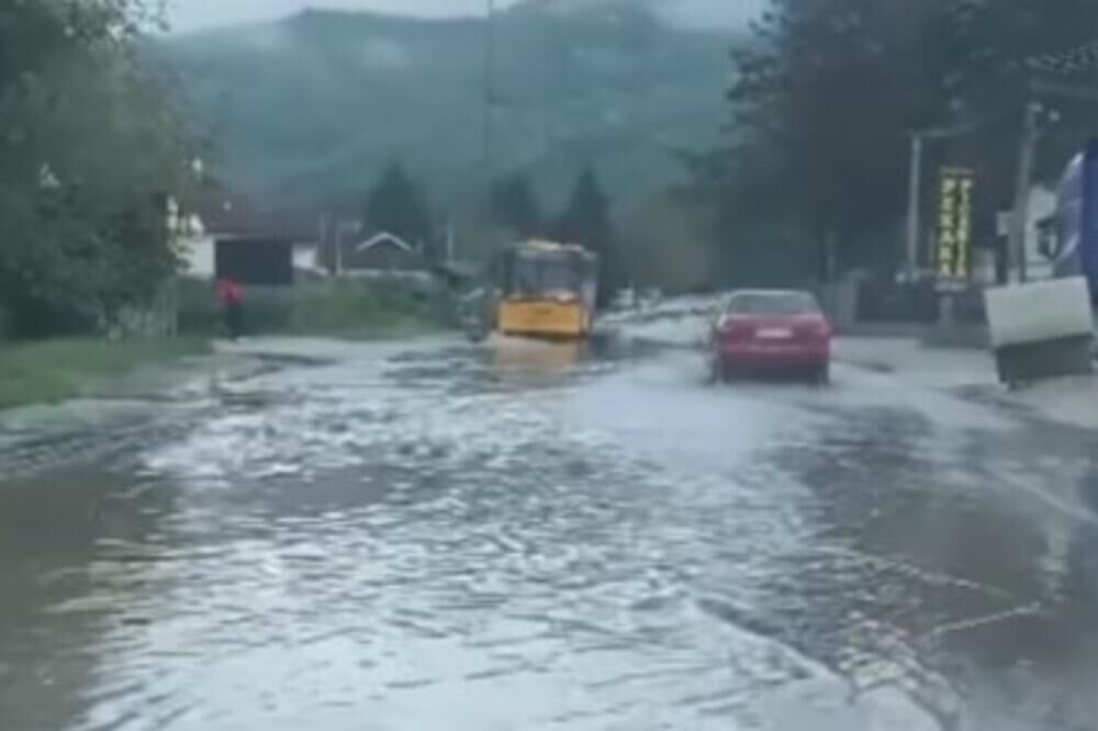 Nevreme snimljeno iz automobila