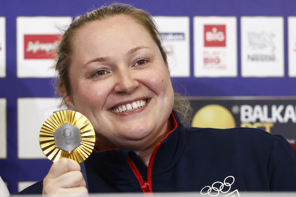 Zlatna Zorana Arunović u Beogradu: "Neku drugu medalju možda ne bih mnogo pamtila..." (Foto)