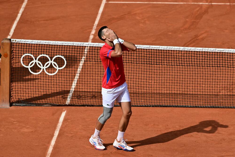 Najemotivniji trenutak u istoriji srpskog sporta! Novak plače u zagrljaju ćerkice Tare!