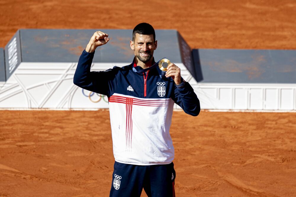 Novak Đoković sa zlatnom medaljom na Olimpijskim igrama u Parizu