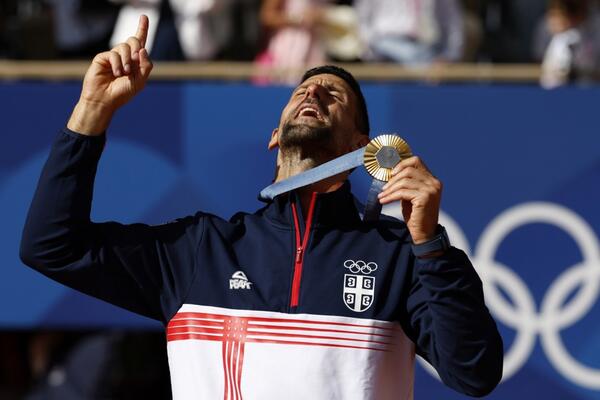 Lebron Džejms, Frančesko Toti, Nejmar, Zlatan Ibrahimović... Sportske zvezde se poklonile najvećem (Foto)