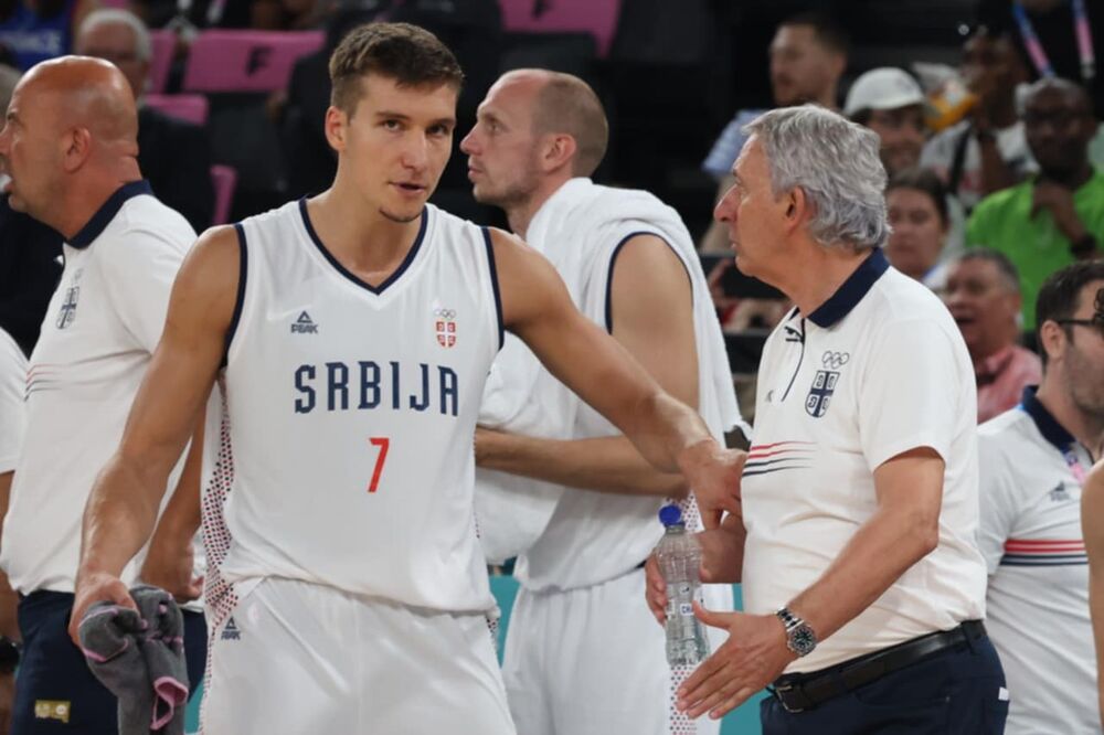 Bogdan Bogdanović u razgovoru sa Svetislavom Pešićem 