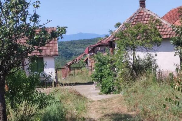 Kuća sa velikim placem za samo 8.000 evra: U blizini je popularna srpska banja i prelepo jezero (FOTO)