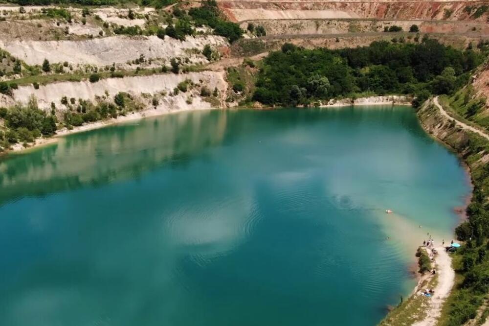 16 skrivenih bisera Fruške gore: Ne zna se koje jezero je lepše, boja nadrealna, a sva su blizu Beograda (FOTO)