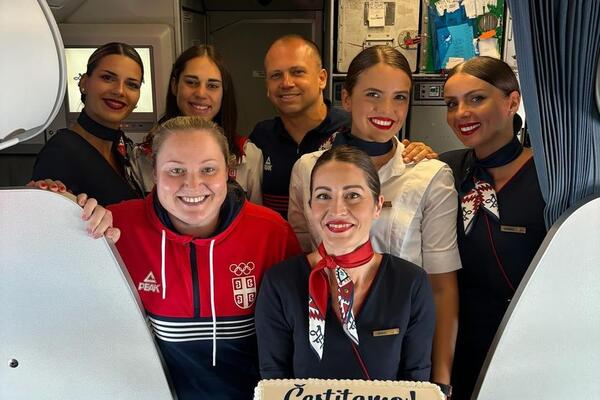 Dve dame dovele zlato kući: Vesna i Dina upravljale avionom punim olimpijaca, evo kako je izgledalo na letu (FOTO)