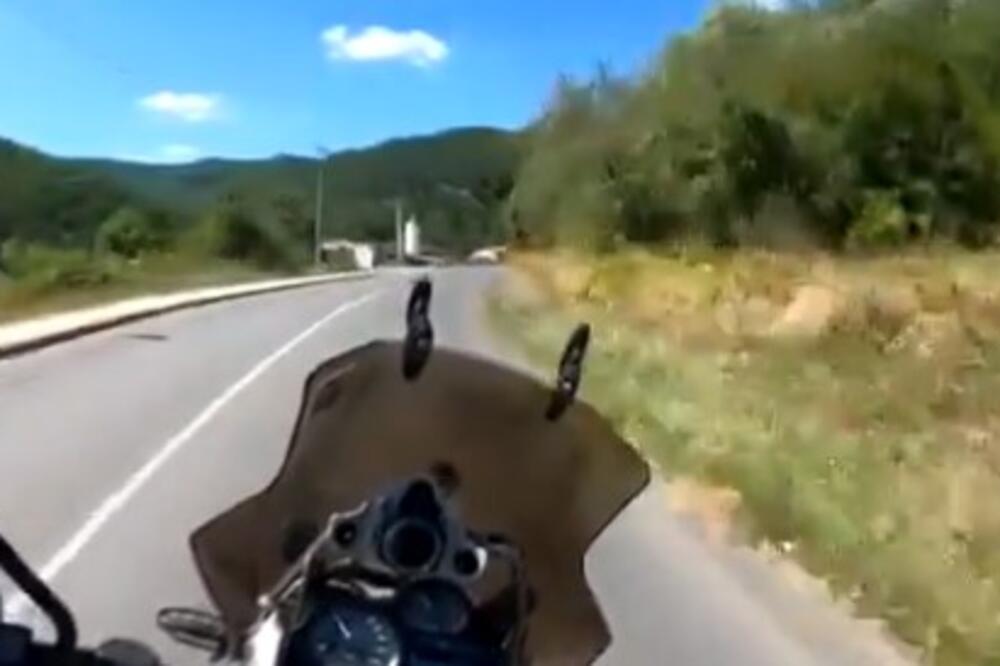 Ovaj snimak ledi krv u žilama! Srbin stavio kameru na motor i snimio jezivu situaciju, pa se desio užas (VIDEO)