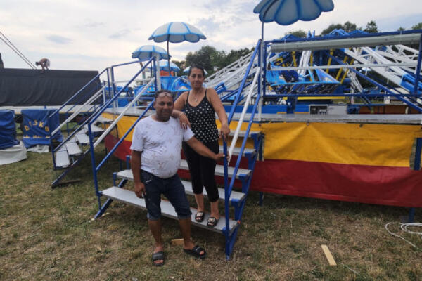 Počeli od jedne ljuljaške, sada imaju čitav luna-park: Nikolići iz Paraćina imaju nesvakidašnji biznis, a zarada...