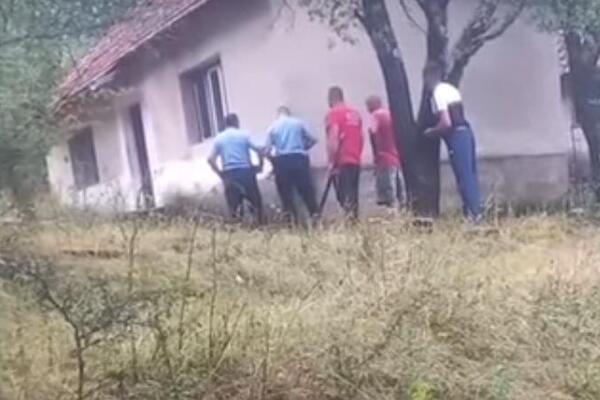 Migrant se zabarakadirao u kući, pa pucao na policiju i bacio bombu! Drama u Nevesinju (VIDEO)