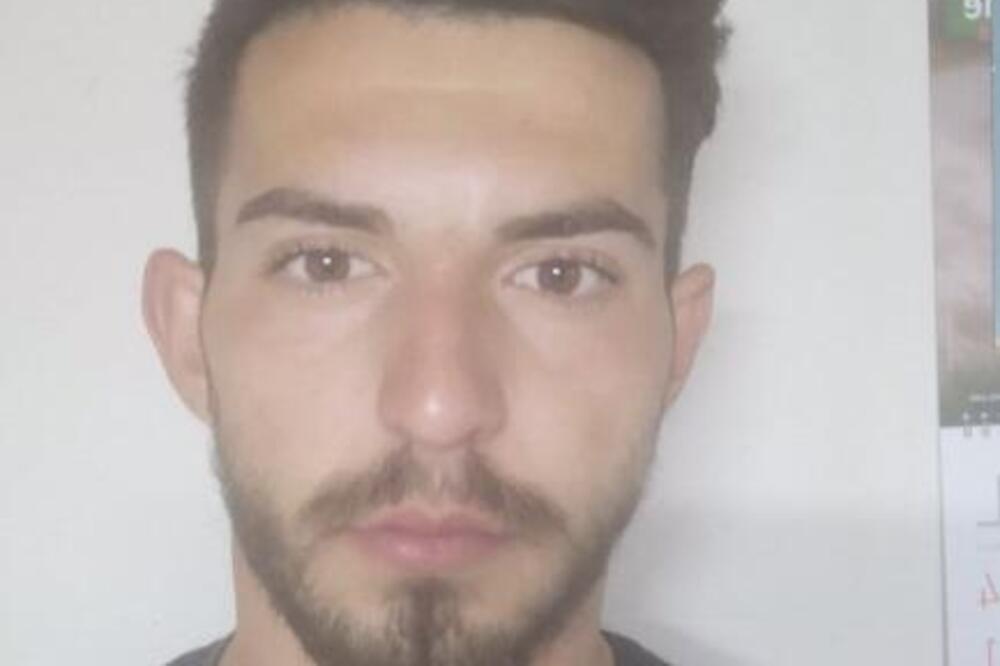 Nestao Nemanja (25) iz Progara: Ukrcao se sinoć u autobus i nestao, otac moli za pomoć!