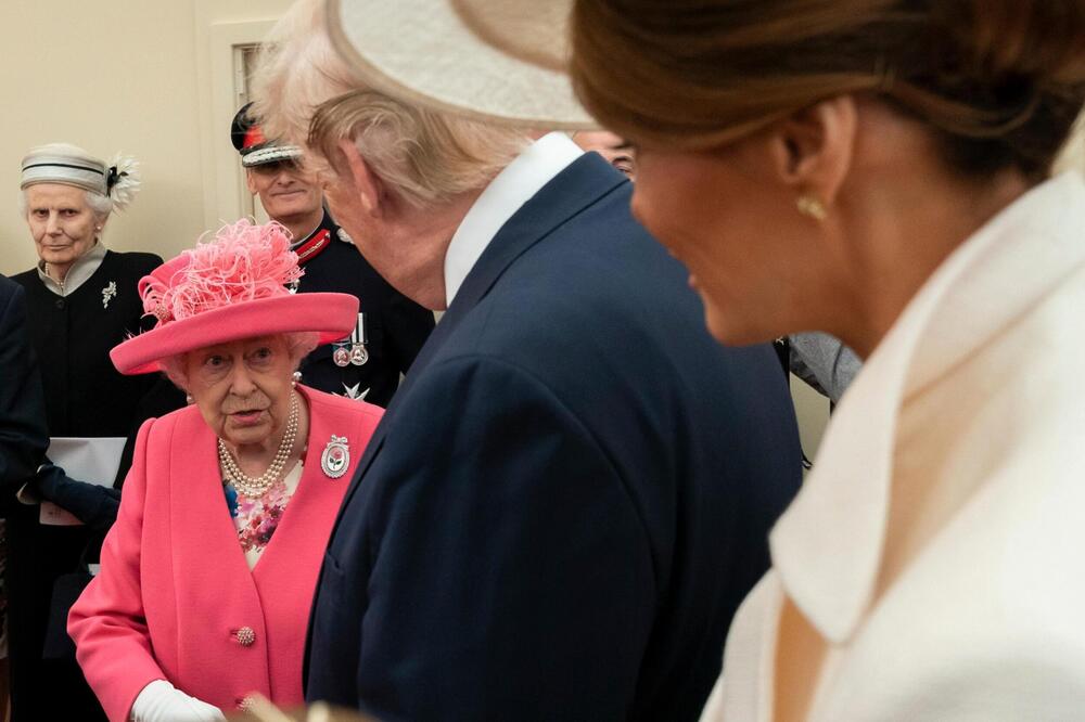 Otkriveno šta je kraljica Elizabeta mislila o Trampu i Melaniji: Za zanosnu Slovenku je imala samo jedno da kaže!