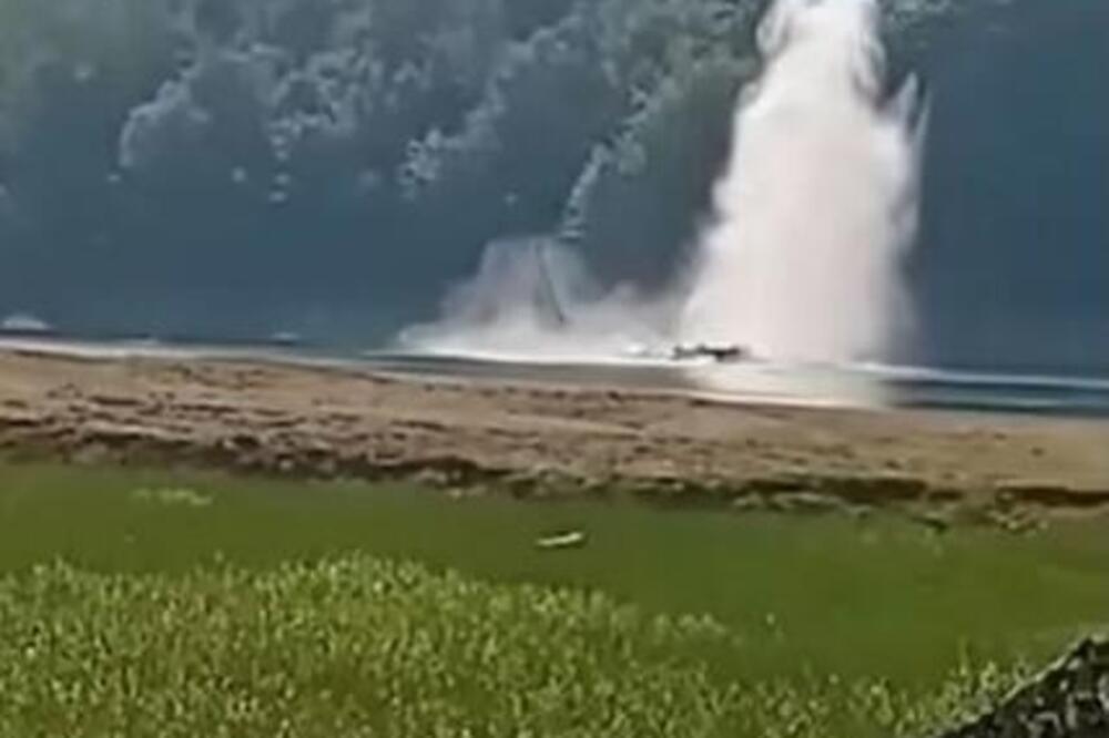 Snimljen trenutak pada helikopera Oružanih snaga BiH u Jablaničko jezero: Otkriveni detalji nesreće! (VIDEO)