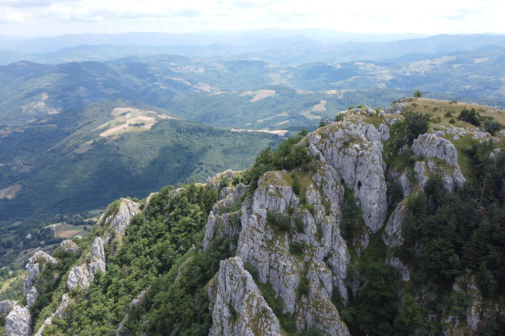 Ovde se i Sveti Sava popeo sa mukom: Izazov je i za iskusne avanturiste, a sa vidikovca pogled puca (FOTO)