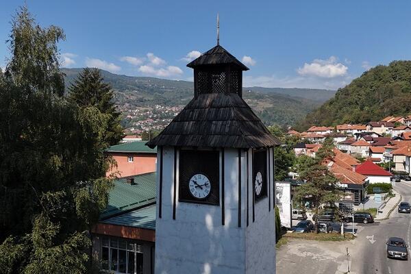 Ona je simbol ovog grada, čak i danas pokazuje tačno vreme: Jedinstvena je na svetu, svi zastanu kad je vide (FOTO)