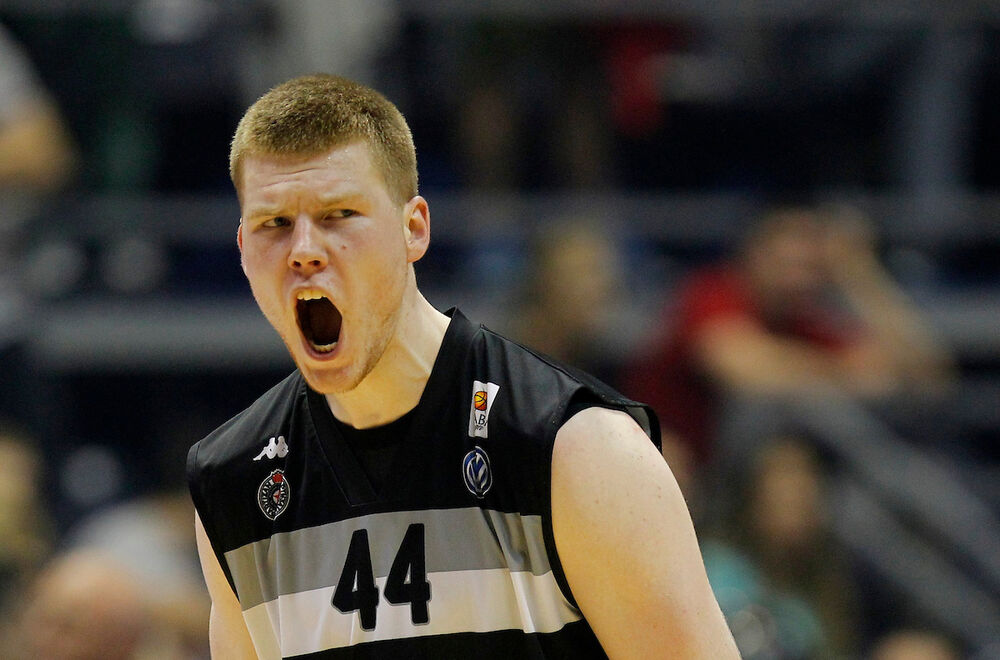 Davis Bertans u dresu Partizana