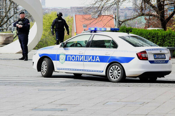 Kamere snimile kako je narodni poslanik pokušao da se izvuče! Divljao BMW-om po putu, oglasili se iz MUP-a (FOTO)