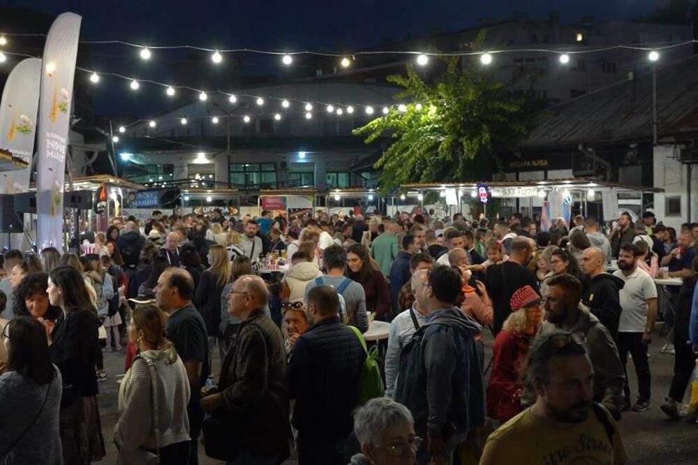 Tradicionalna manifestacija na Kalenić pijaci: Održan „Beogradski noćni market” (FOTO)