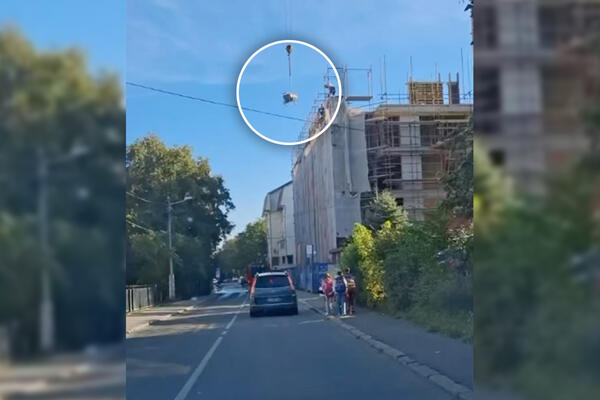 Kolica na kranu se njišu, a deca ispod prolaze: Snimak sa gradilišta u Beogradu od kojeg vam neće biti dobro! VIDEO