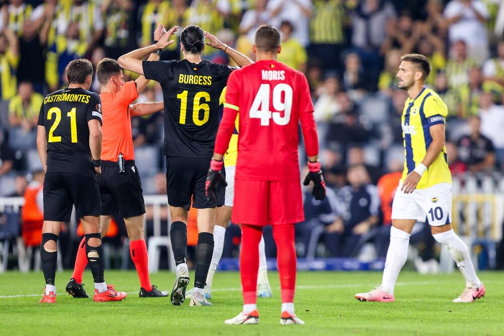 Tadićev Fener preživeo, ali se Srbin nije naigrao! Rendžers rutinski sa Malmeom