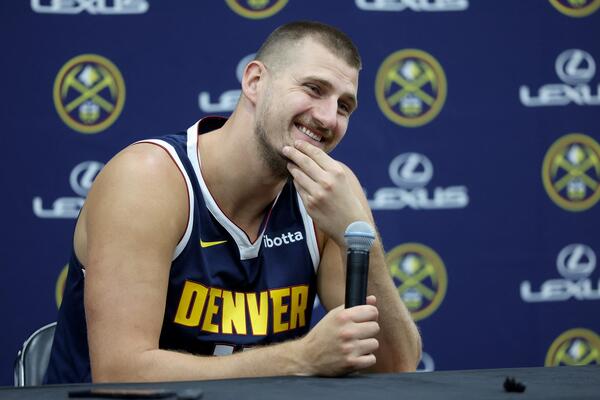 Ne mogu mu ništa: Jokić izabran za najboljeg košarkaša NBA lige!