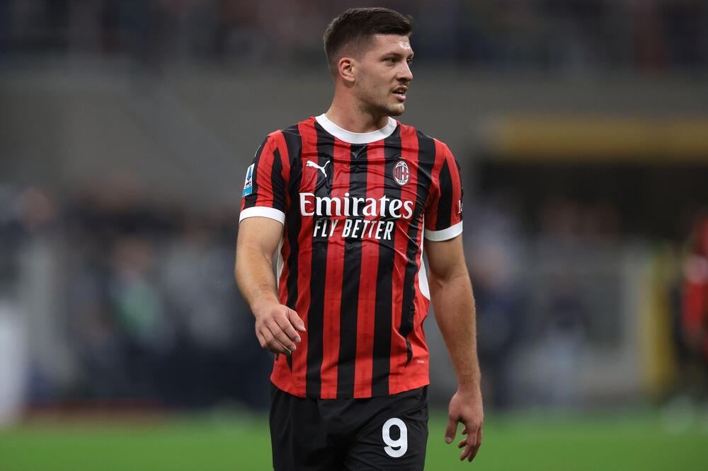 Jović napušta Milan i bira između Španije i poziva velikana (Foto)