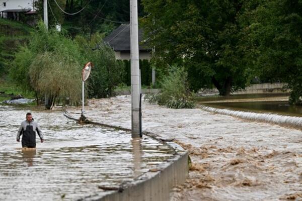 Pogledajte samo šta je ostalo od Jablanice: Snimci iz vazduha otkrivaju razmere katastrofe, ovo je strašno! (VIDEO)