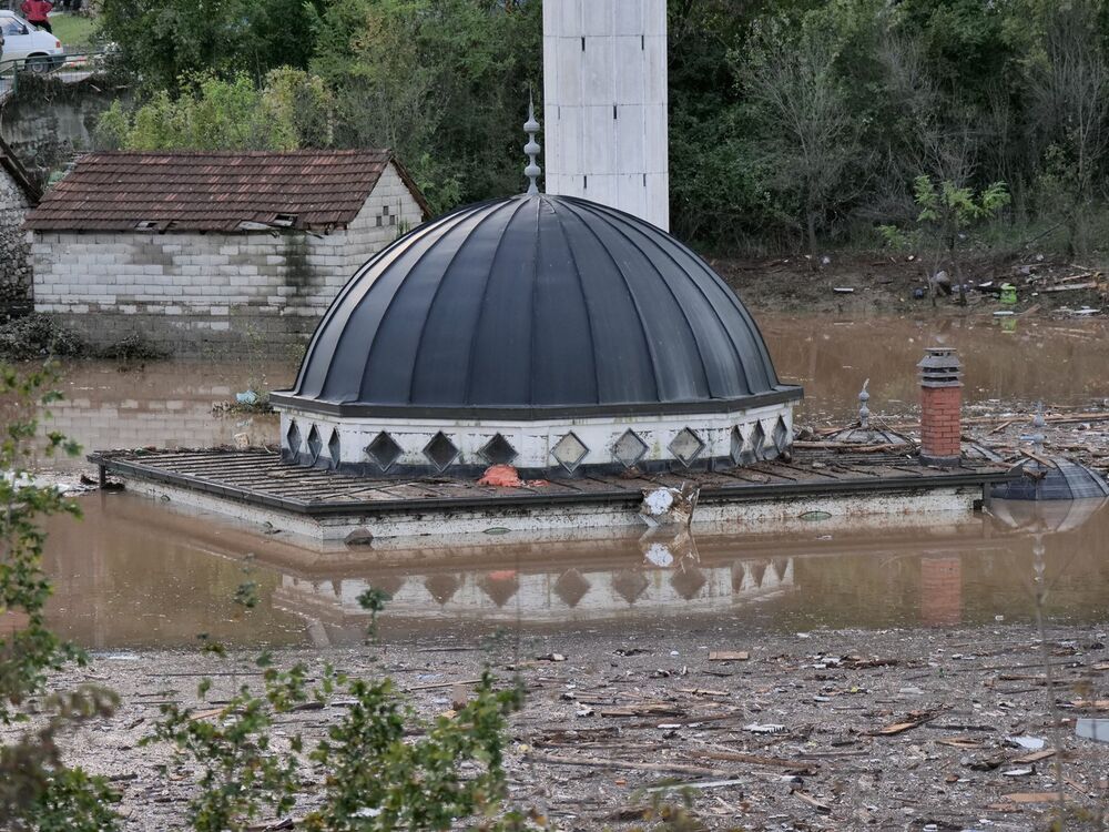 Poplavljena džamija u Donjoj Jablanici 