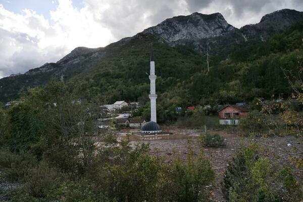 "Svi su izginuli, ostao je živ samo mali dečak": Potresna svedočenja katastrofe u Jablanici, srce da sprepukne!