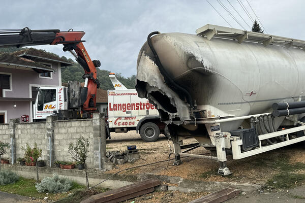 Cisterna se zapalila i uletela ljudima u dvorište: Kod Čačka za dlaku izbegnuta velika tragedija (FOTO)