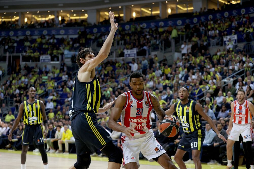 Džoel Bolomboj i Boban Marjanović u duelu