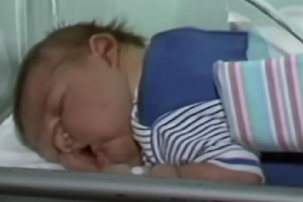 Evo kako danas izgleda beba koja je proglašena najvećom na svetu! Sa 7,3 kg došao na svet, a sada... (VIDEO)