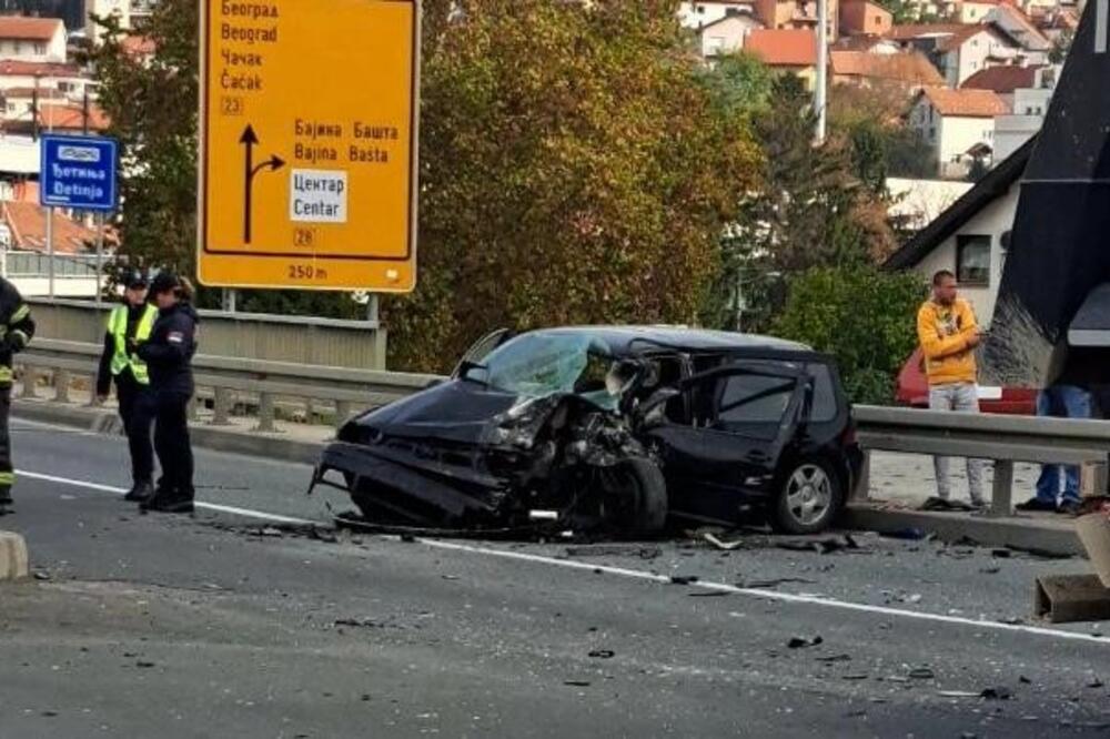 Vozač automobila podleteo pod kamion: Jeziva nesreća na putu Užice - Zlatibor, ima povređenih (FOTO)