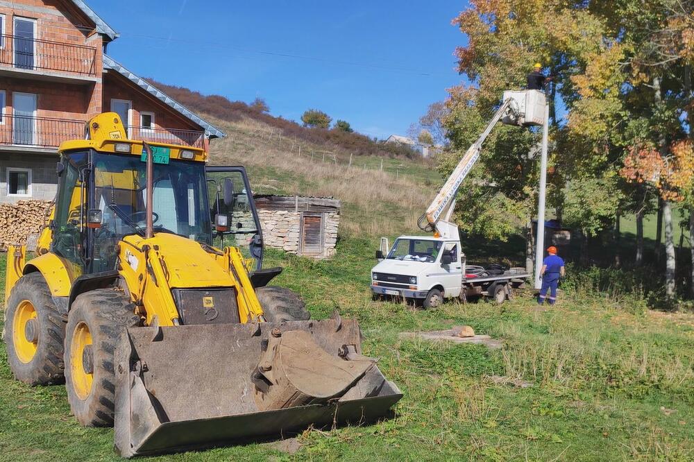 Nadležni hitno reagovali zbog bandere smrti kod Sjenice: Meštani od straha nisu smeli da prođu pored nje (FOTO)