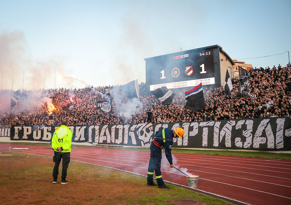 Grobari na utakmici Partizana i Čukaričkog