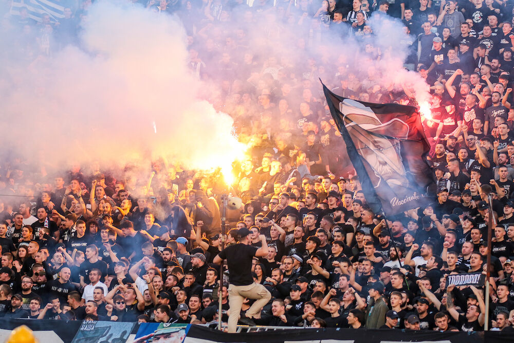 Grobari na utakmici Partizana i Čukaričkog