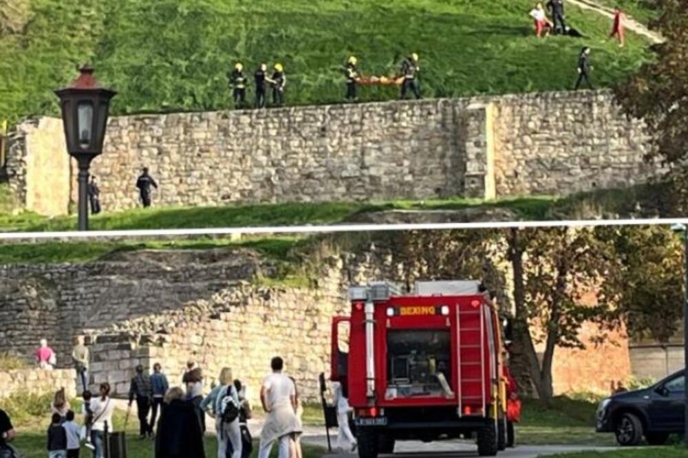 Novi detalji pada žene na Kalemegdanu: Na licu mesta Hitna pomoć i vatrogasci