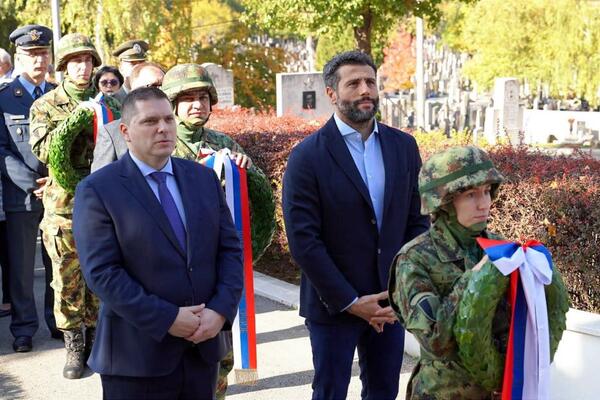 Šapić i Nikodijević položili venac povodom Dana oslobođenja Beograda u Prvom svetskom ratu (FOTO)