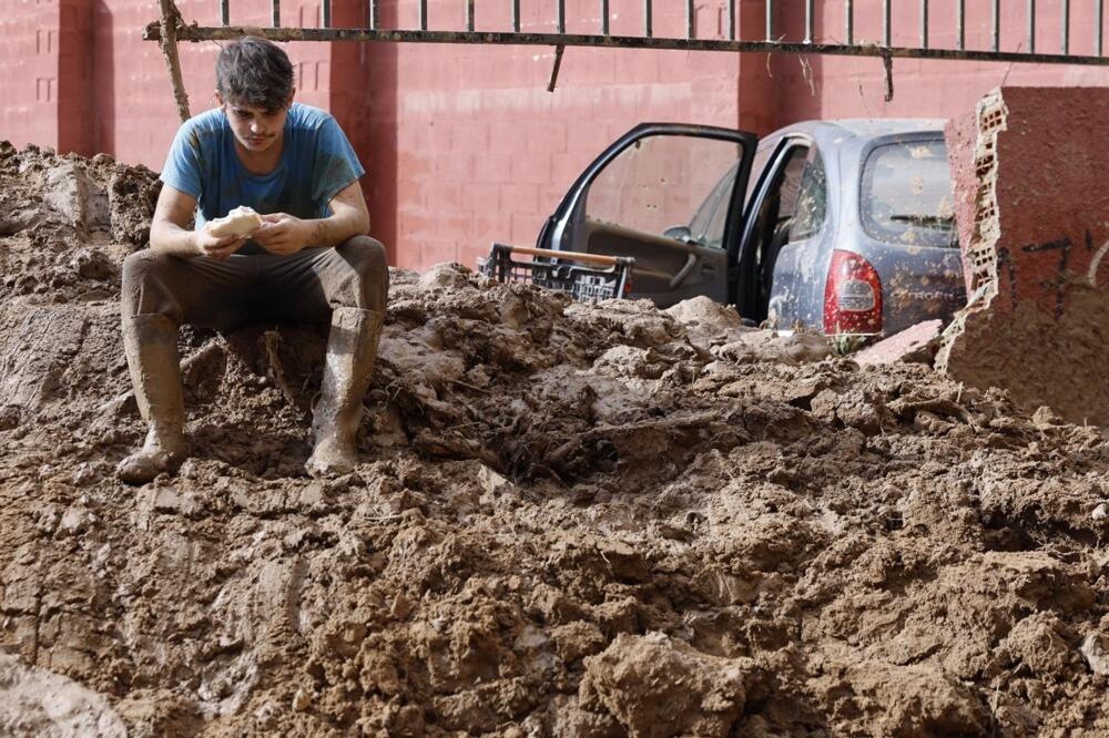 Smrtonosne poplave paralisale Španiju, a sada... Izdato alarmantno upozorenje, sledi novi pakao!