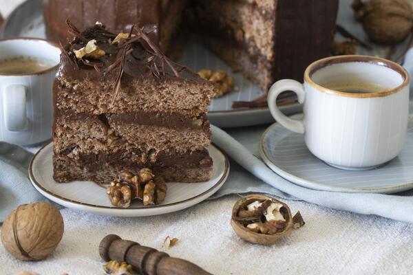 Ova torta je osvojila Srbe, a najbolje bi bilo da je napravite za slavu: Gosti će se oduševiti i tražiti recept